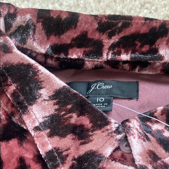 J Crew Classic-fit shirt in Drapey Velvet Rose Leopard Print - Picture 3 of 8